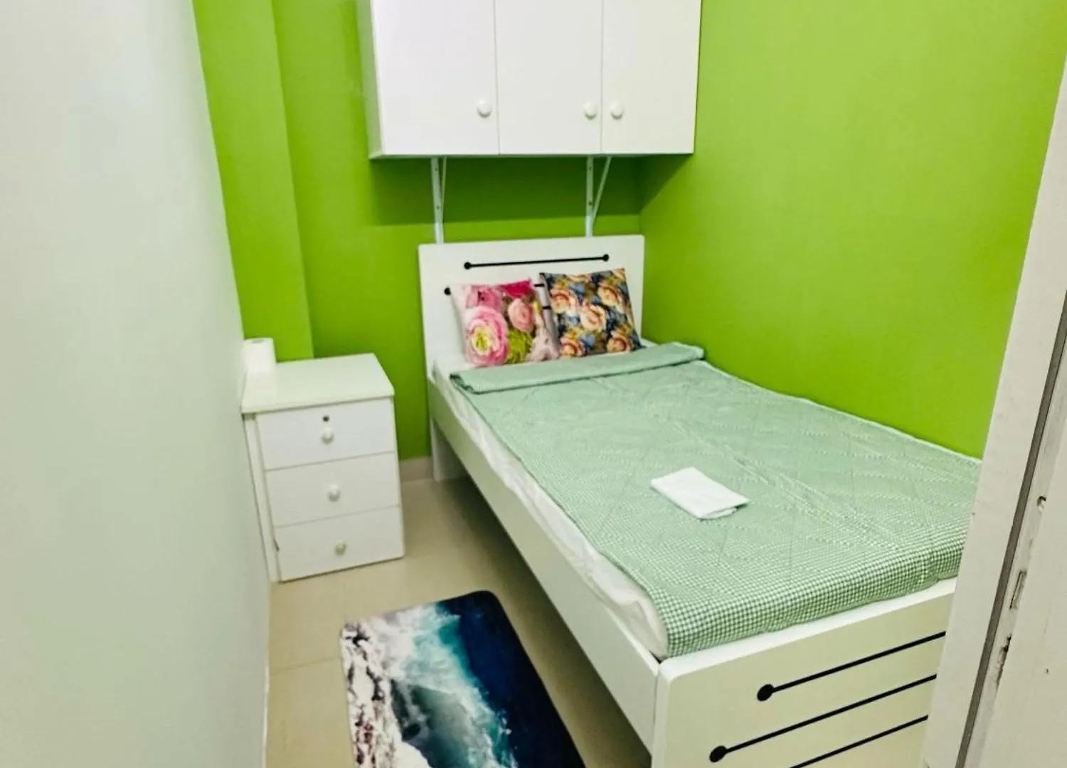 Green Hostel contacts